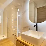 Brp Center,top Floor Luxurious House,8 Bed Prázdninový dům