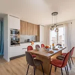 Brp Center,top Floor Luxurious House,8 Bed Prázdninový dům *