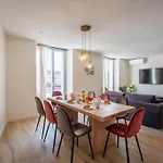 Brp Center,top Floor Luxurious House,8 Bed *