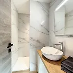 Brp Center,top Floor Luxurious House,8 Bed *