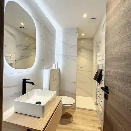 Vakantiehuis Brp Center,top Floor Luxurious House,8 Bed *