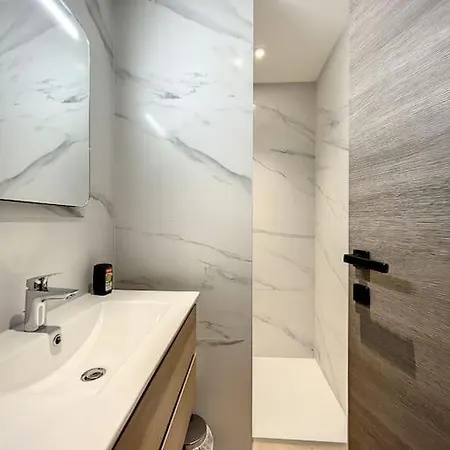 Hébergement de vacances Brp Center,top Floor Luxurious House,8 Bed *